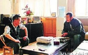 2009年11月18日孫愛武(右)在北師大接受了李小文院士的面試