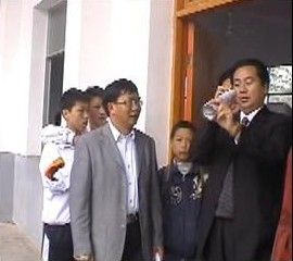 楊昌明在學校視察