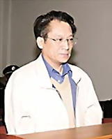 被告席上的徐其耀