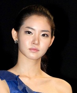 李英真