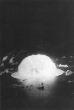 第一顆氫彈爆炸試驗(yàn)成功