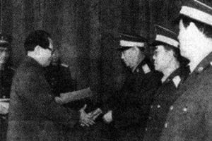 中央軍委舉行晉升上將軍官軍銜儀式