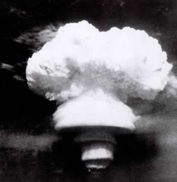 中國第一顆氫彈爆炸成功（歷史今天lsjt.org）
