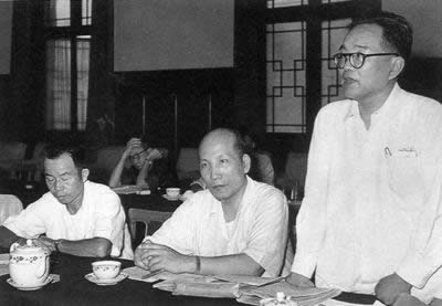 我國反右派運動開始