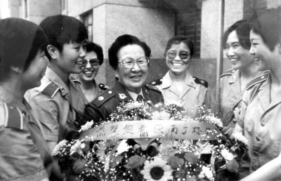 全軍首位“南丁格爾獎”獲得者黎秀芳同志在蘭州逝世