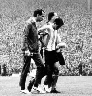 1966年7月30日 英格蘭足球隊在世界杯賽中獲勝（圖片來源：歷史上的今天TodayOnHistory.com）