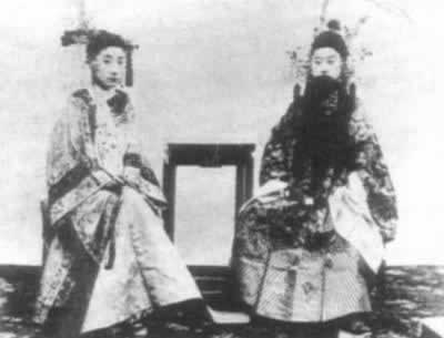 京劇劇本首次結集出版
