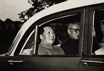 第一輛“紅旗”牌高級(jí)轎車在長(zhǎng)春第一汽車制造廠誕生