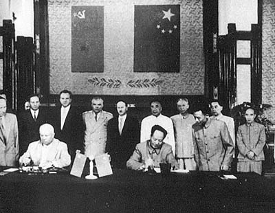 毛澤東拒絕赫魯曉夫提出建立聯(lián)合艦隊(duì)和長(zhǎng)波電臺(tái)的建議