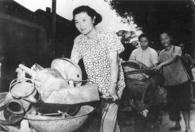 北戴河會(huì)議掀起全民大煉鋼鐵運(yùn)動(dòng)