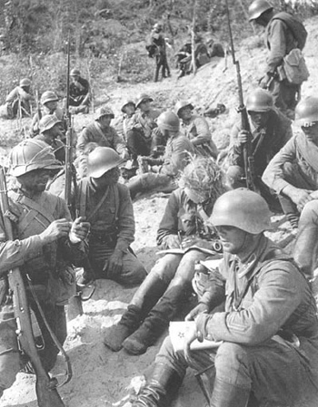 日蘇在張鼓峰地區發生武裝沖突