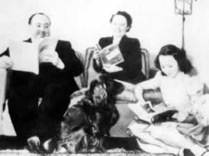 英國著名電影導(dǎo)演希區(qū)柯克誕辰