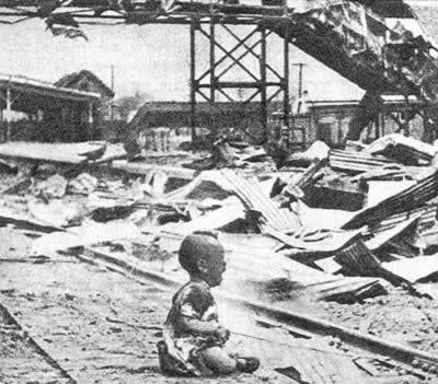 日機(jī)轟炸上海，平民死傷無數(shù)