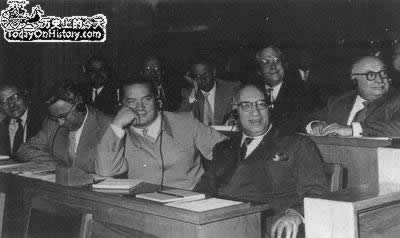中共第八次全國(guó)代表大會(huì)舉行