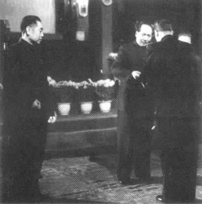 中蘇建立大使級外交關(guān)系