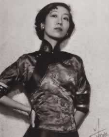 女作家張愛玲在美國洛杉磯逝世