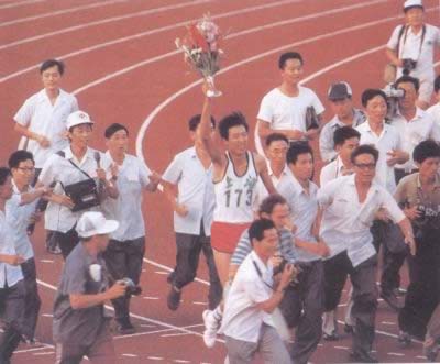 朱建華以2.38米破男子跳高世界紀(jì)錄