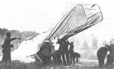 第一次飛機失事死亡事件發生