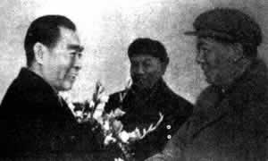 周恩來參加蘇共22大，闡明共產黨立場
