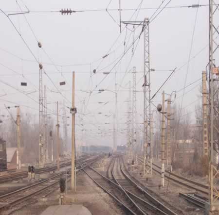 中國第一條快速客運專線秦沈客運專線正式運營