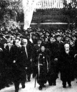 1956年11月12日 中共中央派團晉謁中山陵（圖片來源：歷史上的今天TodayOnHistory.com）