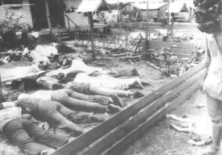 美國“人民圣殿教”900多信徒集體自殺