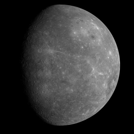 美國(guó)探測(cè)器“信使號(hào)”掠過水星
