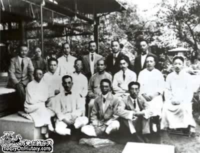 孫中山奪回廣州，發(fā)表和平統(tǒng)一宣言（歷史上的今天。中國）