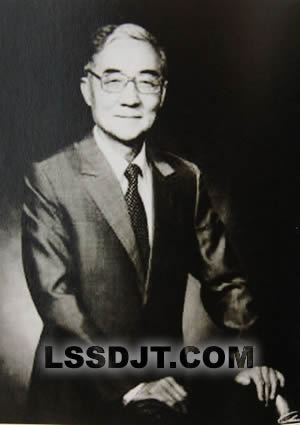 中國外交家，前中國駐美大使章文晉逝世