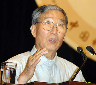 中國小麥育種專家李振聲院士獲得國家最高科學技術獎（轉自：歷史上的今天。com）