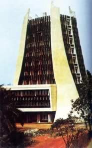 我國與喀麥隆建立外交關系