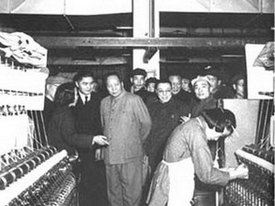 榮毅仁辭別中信公司，擔任國家副主席