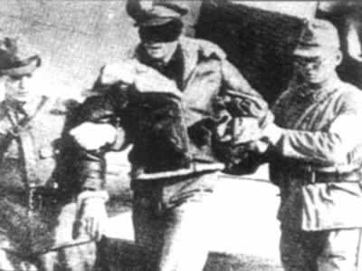 美國(guó)杜立德轟炸機(jī)編隊(duì)首次空襲東京