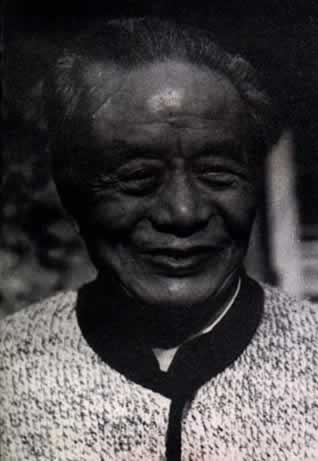 詩人艾青逝世