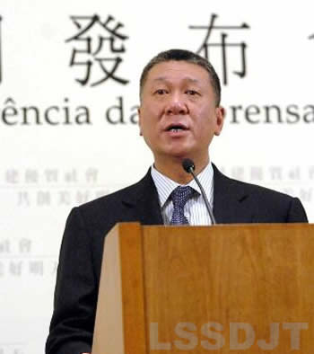 何厚鏵當(dāng)選澳門特區(qū)首任行政長官