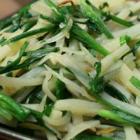 土豆絲炒韭菜