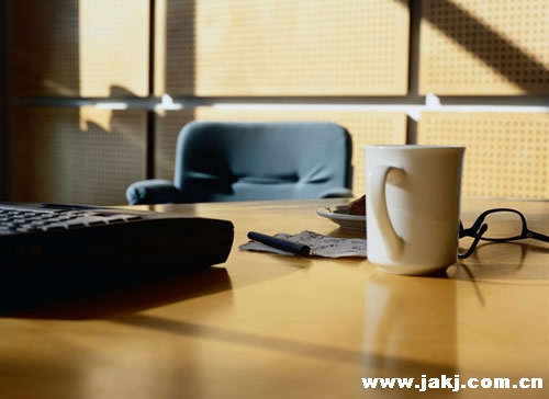 什么樣的八字適合下海經(jīng)商當(dāng)老板發(fā)財(cái)致富2
